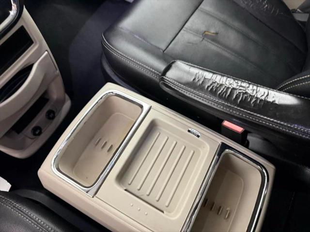 2016 Chrysler Town & Country Touring