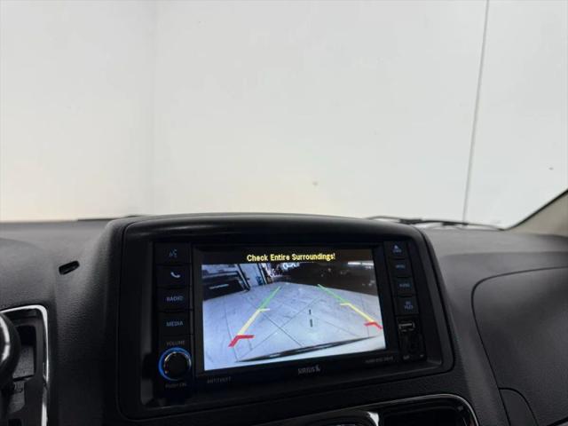 2016 Chrysler Town & Country Touring