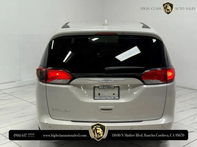 2017 Chrysler Pacifica Touring