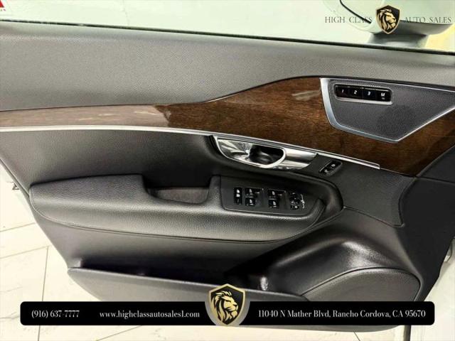 2016 Volvo XC90 T6 Momentum