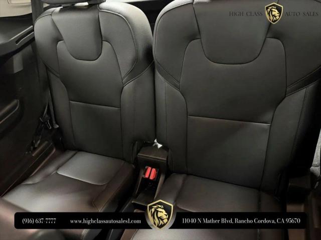 2016 Volvo XC90 T6 Momentum
