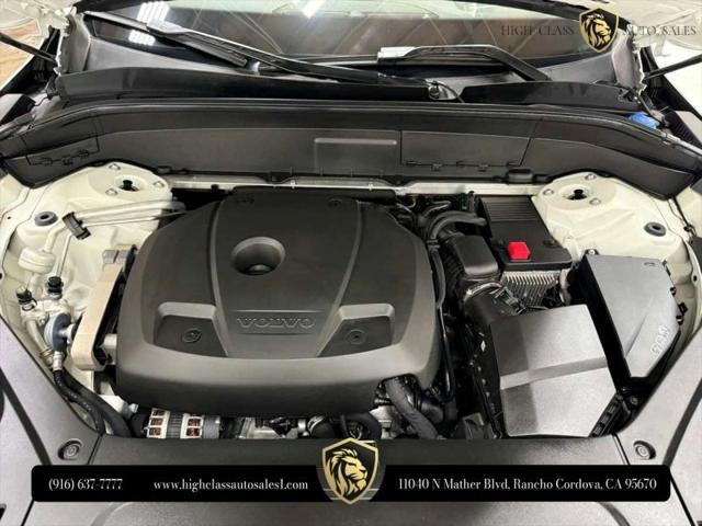 2016 Volvo XC90 T6 Momentum