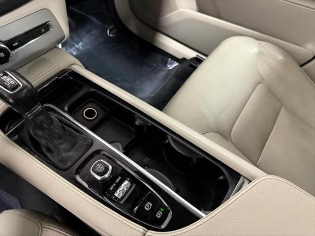 2018 Volvo XC90 T5 Momentum