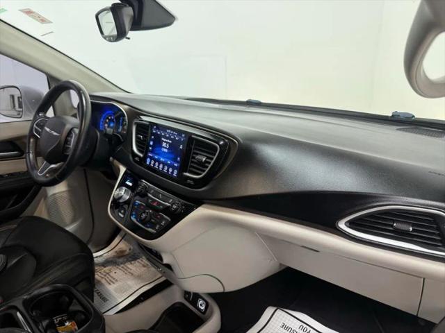 2017 Chrysler Pacifica Touring-L