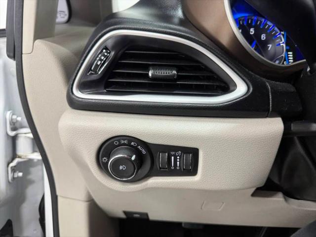 2017 Chrysler Pacifica Touring-L