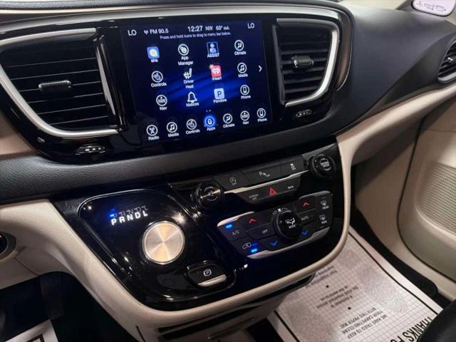 2017 Chrysler Pacifica Touring-L