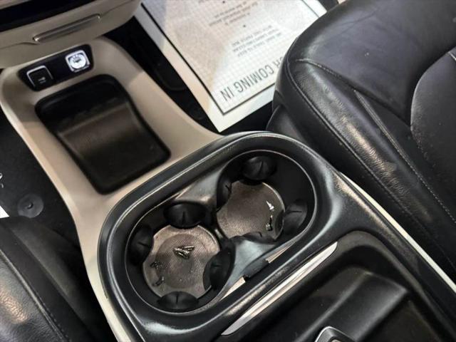 2017 Chrysler Pacifica Touring-L