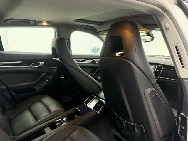 2012 Porsche Panamera 4