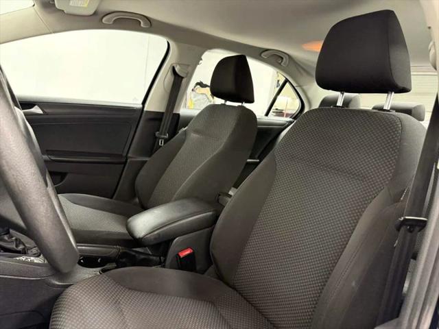 2013 Volkswagen Jetta 2.0L S