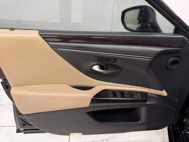 2020 Lexus ES 300h 300h