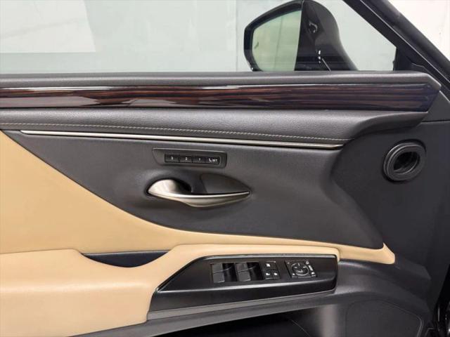 2020 Lexus ES 300h 300h