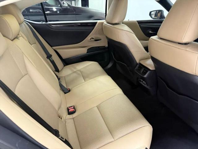 2020 Lexus ES 300h 300h