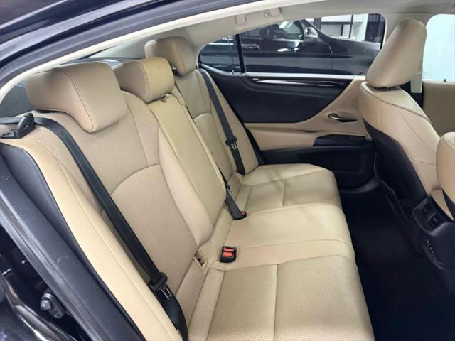 2020 Lexus ES 300h 300h