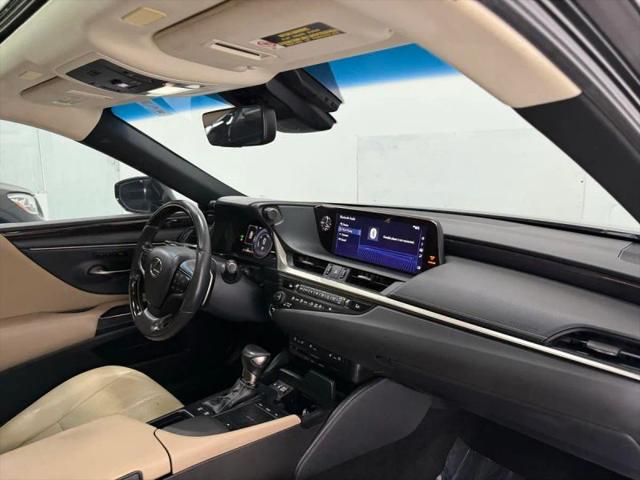 2020 Lexus ES 300h 300h