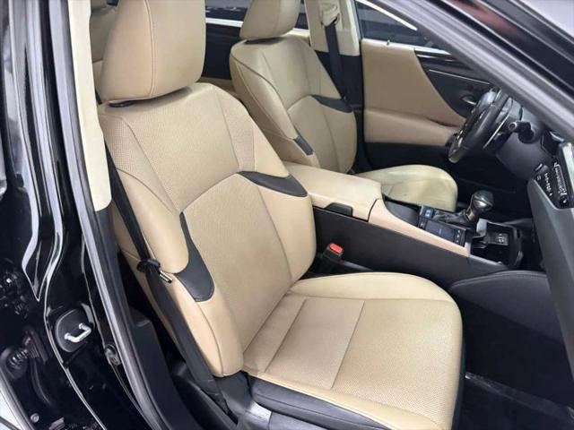 2020 Lexus ES 300h 300h