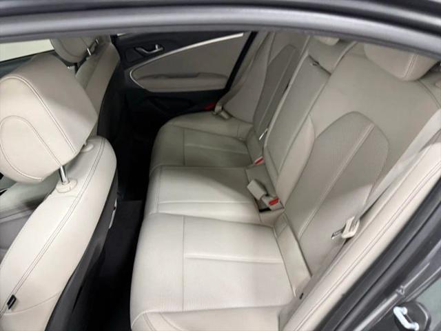 2021 Genesis G70 2.0T RWD