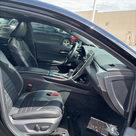 2022 Toyota Avalon XSE Nightshade Hybrid