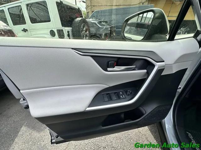 2020 Toyota RAV4 Hybrid XLE