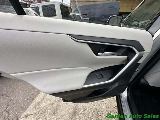 2020 Toyota RAV4 Hybrid XLE