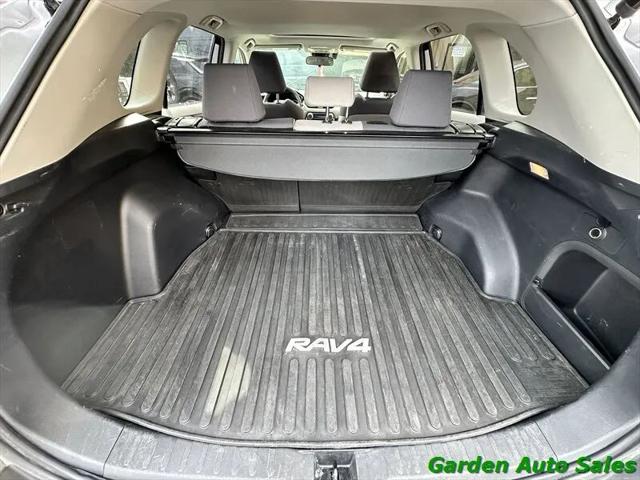 2020 Toyota RAV4 Hybrid XLE