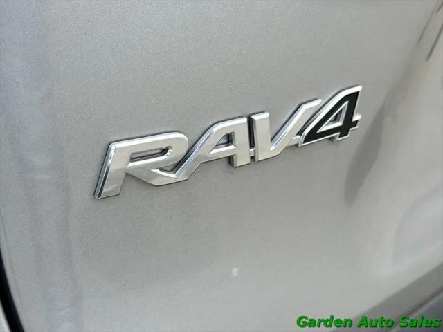 2020 Toyota RAV4 Hybrid XLE