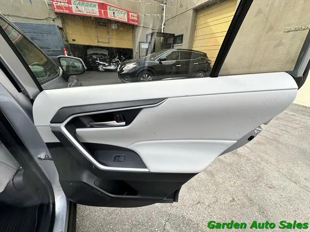 2020 Toyota RAV4 Hybrid XLE
