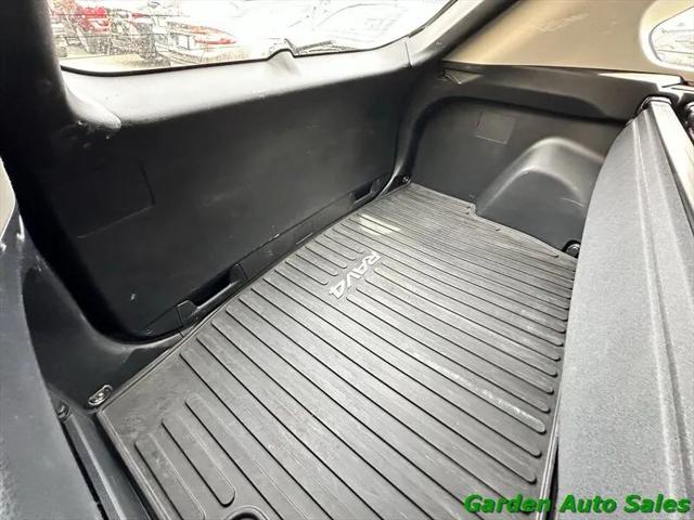 2020 Toyota RAV4 Hybrid XLE