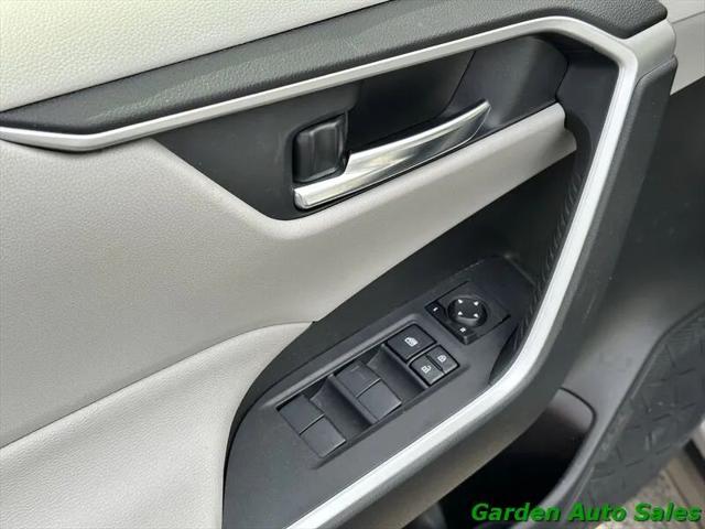 2020 Toyota RAV4 Hybrid XLE