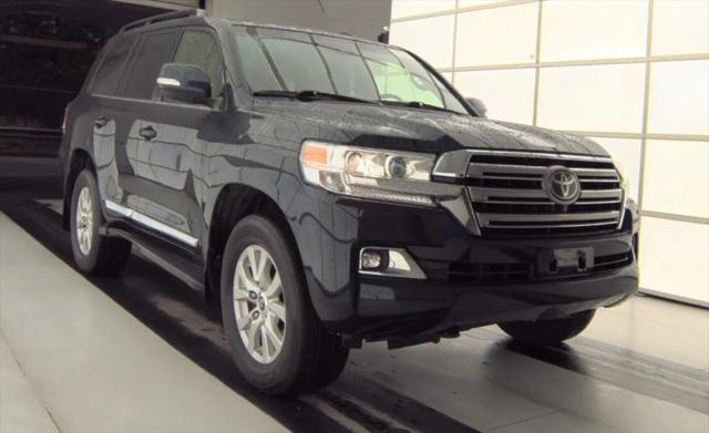 2016 Toyota Land Cruiser V8