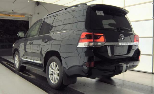 2016 Toyota Land Cruiser V8