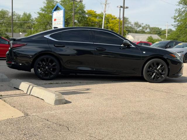 2024 Lexus ES 300h F SPORT Handling