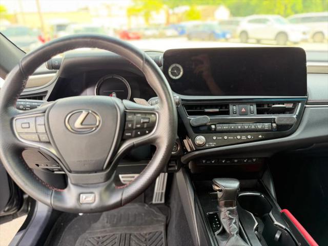 2024 Lexus ES 300h F SPORT Handling