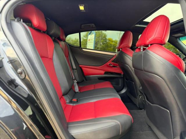 2024 Lexus ES 300h F SPORT Handling