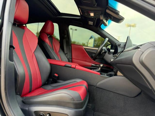 2024 Lexus ES 300h F SPORT Handling