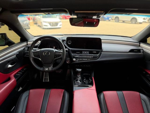 2024 Lexus ES 300h F SPORT Handling