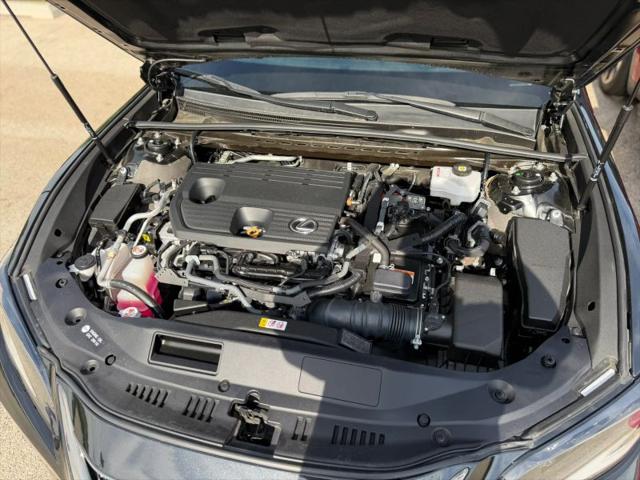 2024 Lexus ES 300h F SPORT Handling