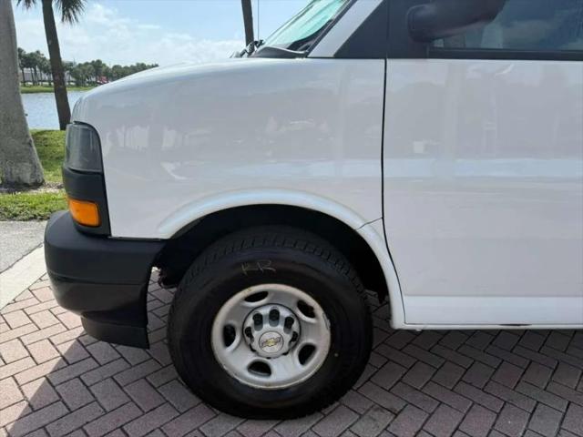 2022 Chevrolet Express Cargo Van RWD 2500 Regular Wheelbase WT
