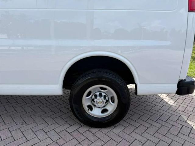 2022 Chevrolet Express Cargo Van RWD 2500 Regular Wheelbase WT