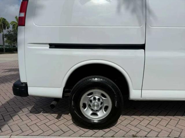 2022 Chevrolet Express Cargo Van RWD 2500 Regular Wheelbase WT