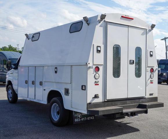 2016 Ford E-450 Cutaway Base