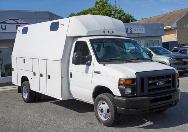 2016 Ford E-450 Cutaway Base