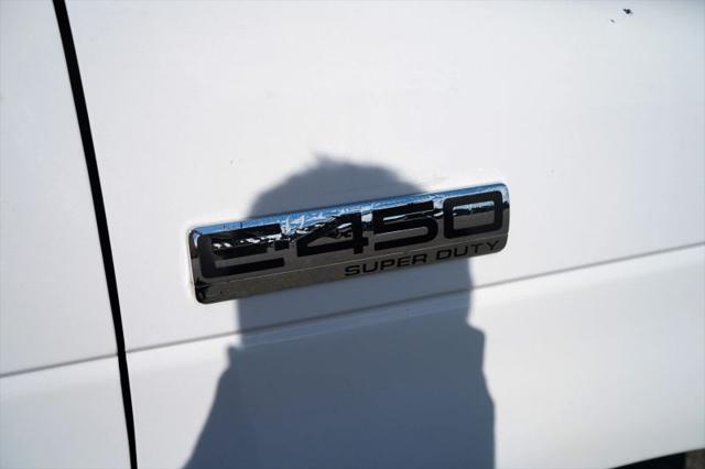 2016 Ford E-450 Cutaway Base
