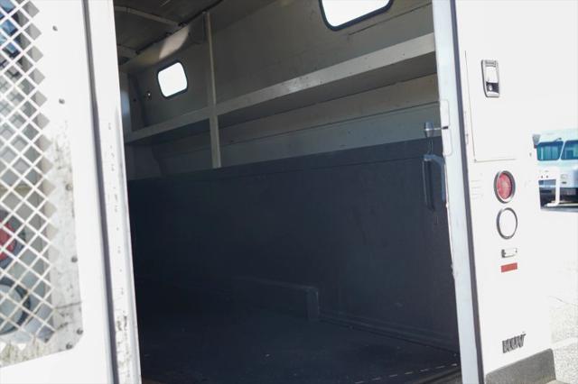 2016 Ford E-450 Cutaway Base