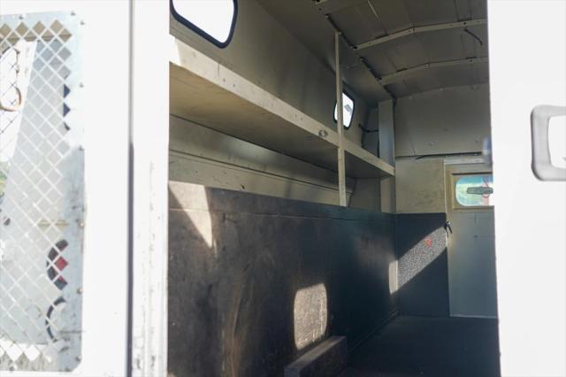 2016 Ford E-450 Cutaway Base