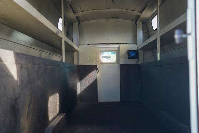 2016 Ford E-450 Cutaway Base