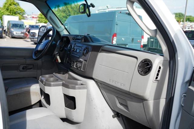 2016 Ford E-450 Cutaway Base