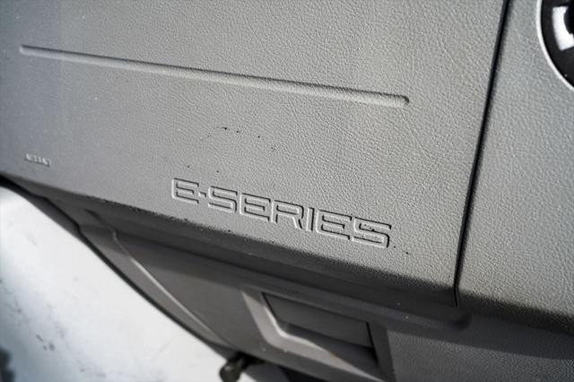 2016 Ford E-450 Cutaway Base