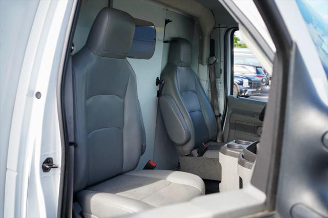 2016 Ford E-450 Cutaway Base