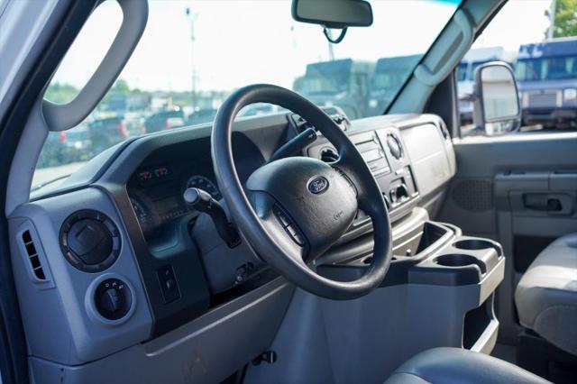 2016 Ford E-450 Cutaway Base