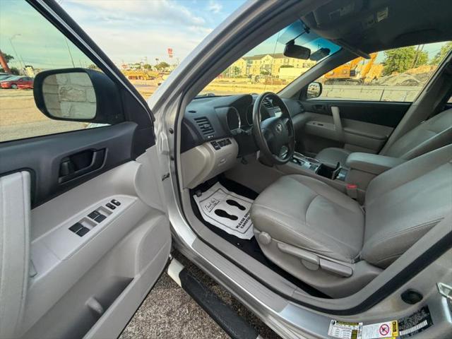 2011 Toyota Highlander Base